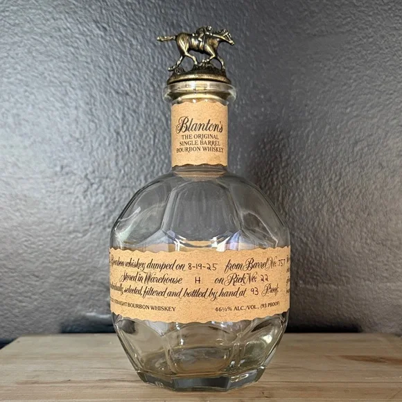 Blanton's Single Barrel Bourbon Cap “N” EMPTY BOTTLE w/ Velvet Bag - Picture 1 of 4